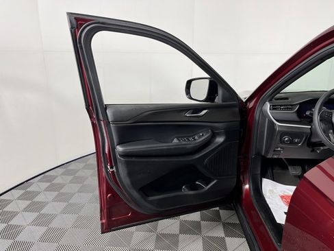 Used 2023 Jeep Grand Cherokee Altitude image 61