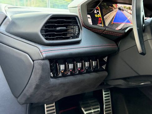 Used 2021 Lamborghini Huracan EVO RWD image 26