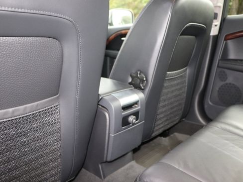 Used 2011 Volvo XC70 T6 image 19