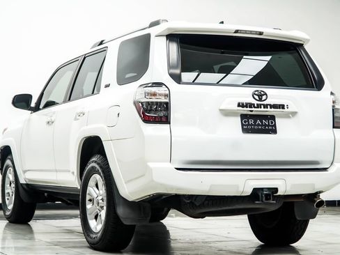 Used 2023 Toyota 4Runner SR5 Premium w/ Moonroof Package RWD image 11