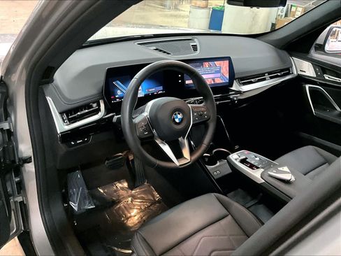 Used 2025 BMW X1 xDrive28i w/ Convenience Package AWD/4WD image 17