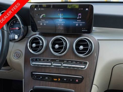 Used 2022 Mercedes-Benz GLC 300 4MATIC w/ Premium Package Lite image 25