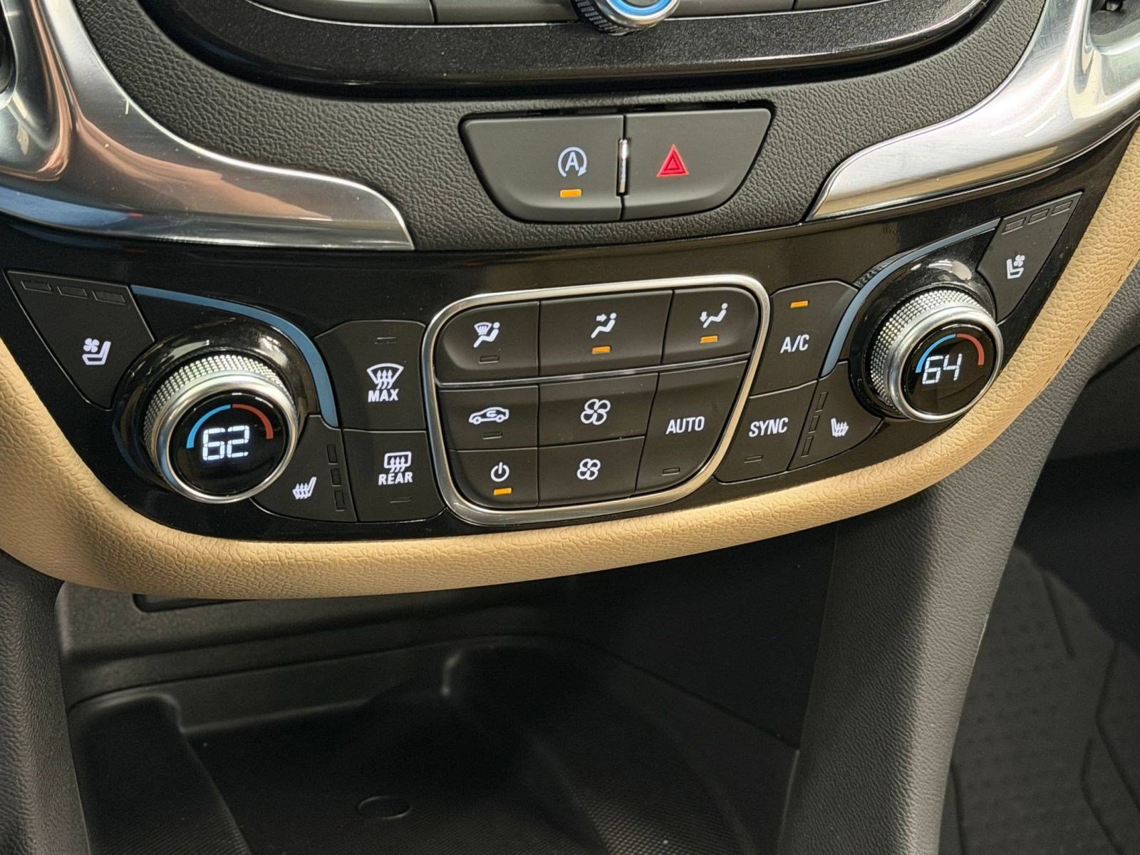 Used 2024 Chevrolet Equinox Premier AWD/4WD image 18