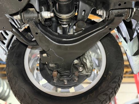 Used 2012 Toyota Tundra Limited w/ Platinum Pkg image 39