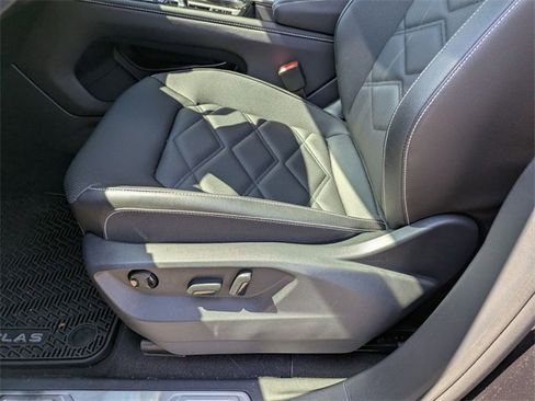 Used 2024 Volkswagen Atlas SE w/ Panoramic Sunroof Package image 15