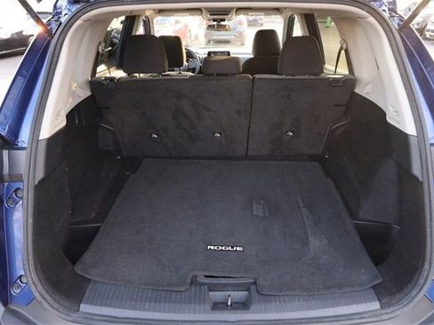 Certified 2023 Nissan Rogue SV image 7