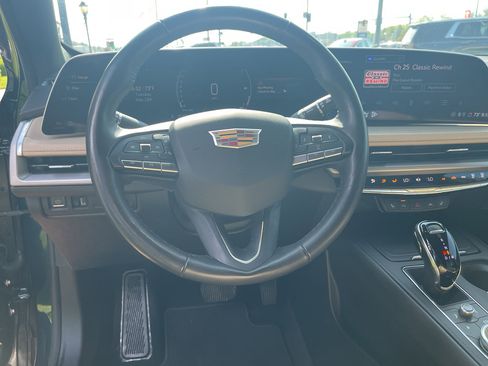 Used 2024 Cadillac XT4 Luxury w/ Cold Weather Package AWD/4WD image 17
