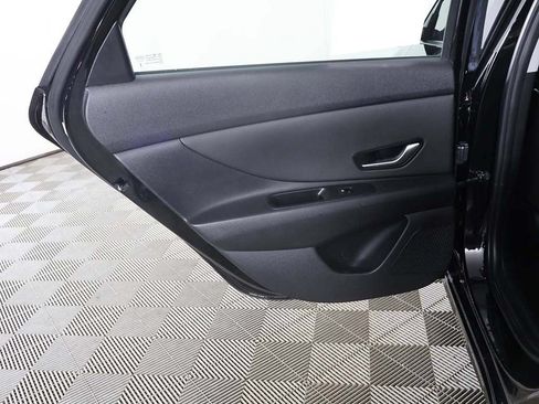 Used 2022 Hyundai Elantra SEL w/ Convenience Package FWD image 24