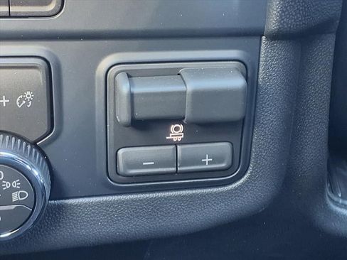 New 2026 Chevrolet Suburban High Country image 12