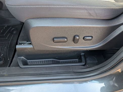 Used 2017 Ford Escape SE image 20