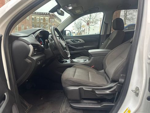 Used 2020 Chevrolet Traverse LS image 25