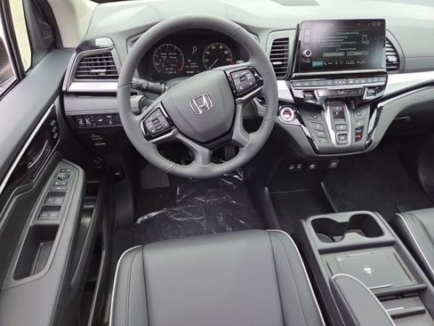 New 2026 Honda Odyssey Touring image 32