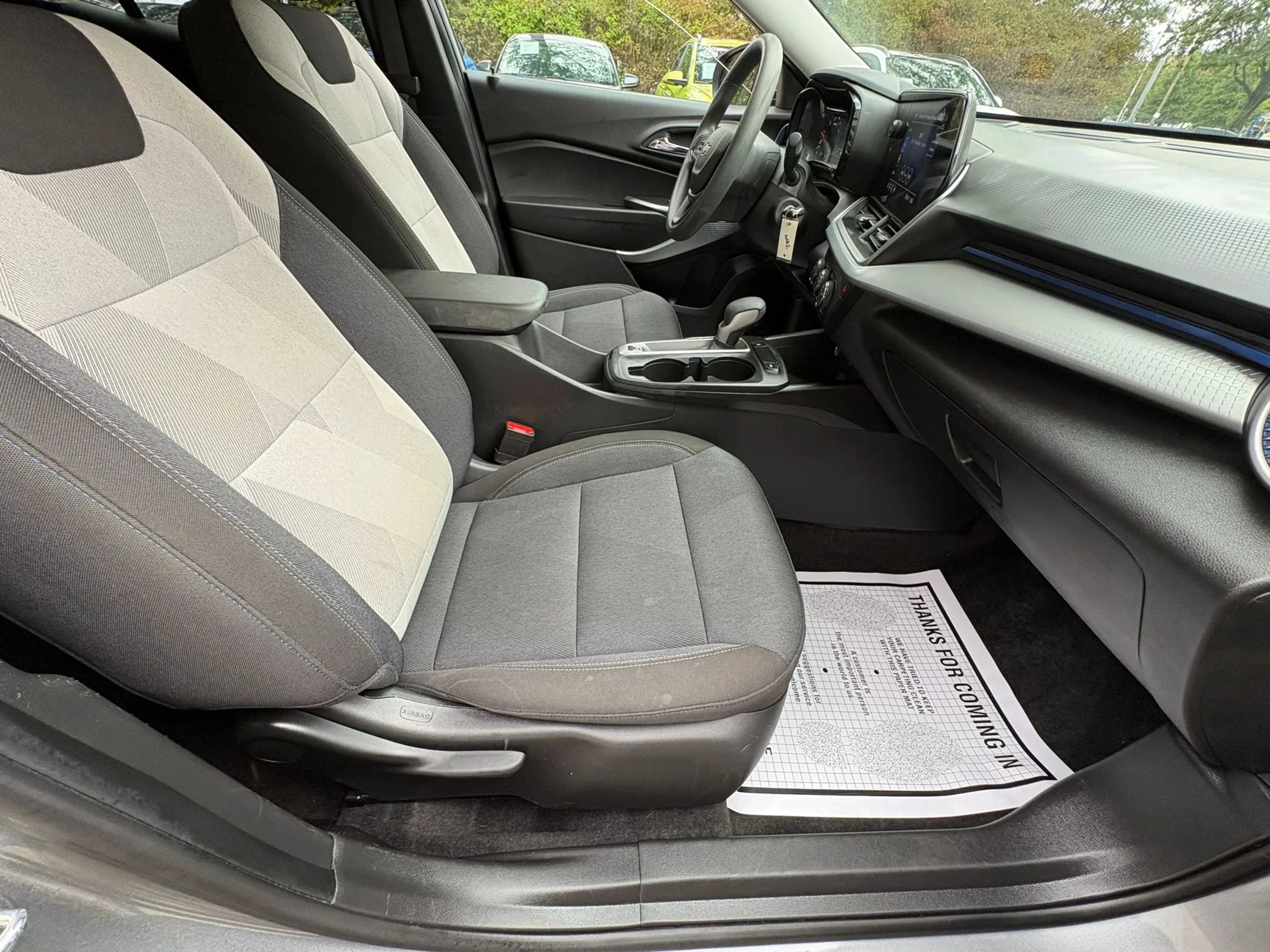 Used 2025 Chevrolet Trax LS w/ Driver Confidence Package FWD image 9