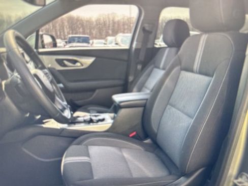 Used 2024 Chevrolet Blazer LT w/ Convenience Package FWD image 3