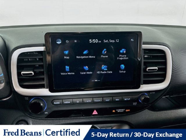 Used 2024 Hyundai Venue Limited FWD image 23