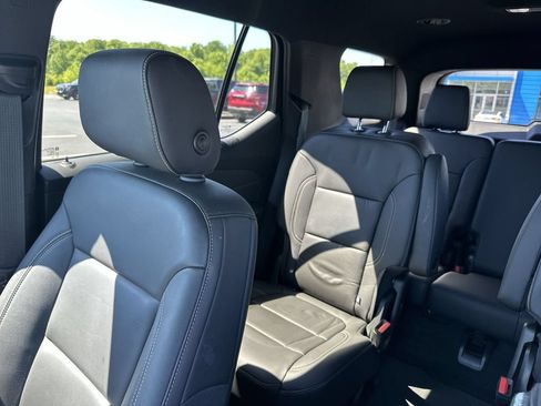 Used 2024 GMC Terrain SLE w/ Driver Convenience Package FWD image 23