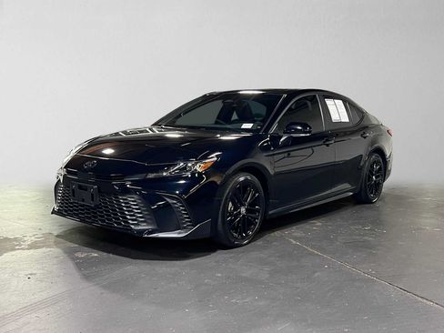 Used 2025 Toyota Camry SE w/ Convenience Package AWD/4WD image 7