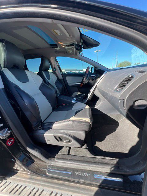 Used 2017 Volvo XC60 T6 Dynamic w/ Preferred Option Package AWD/4WD image 35