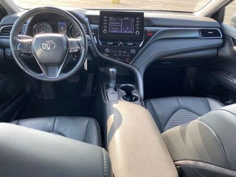 Used 2023 Toyota Camry SE image 5