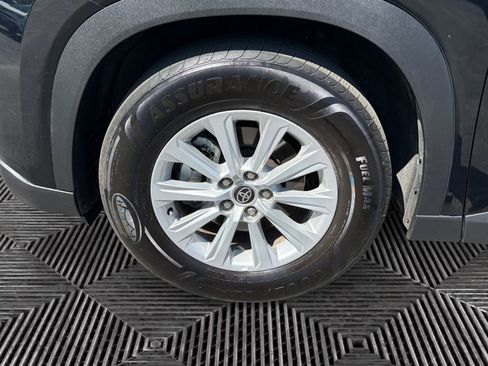 Certified 2025 Toyota Grand Highlander AWD image 14