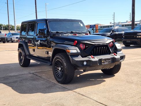 Used 2021 Jeep Wrangler Unlimited Sport AWD/4WD image 4