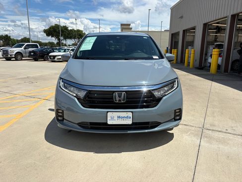 Used 2023 Honda Odyssey Elite image 3