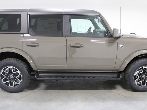 New 2025 Ford Bronco Outer Banks image 10