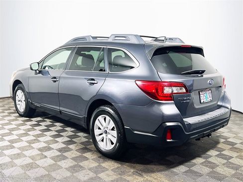 Used 2019 Subaru Outback 2.5i Premium image 6