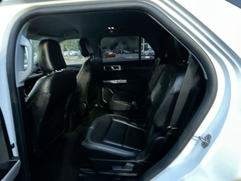 Used 2023 Ford Explorer XLT w/ Equipment Group 202A image 32