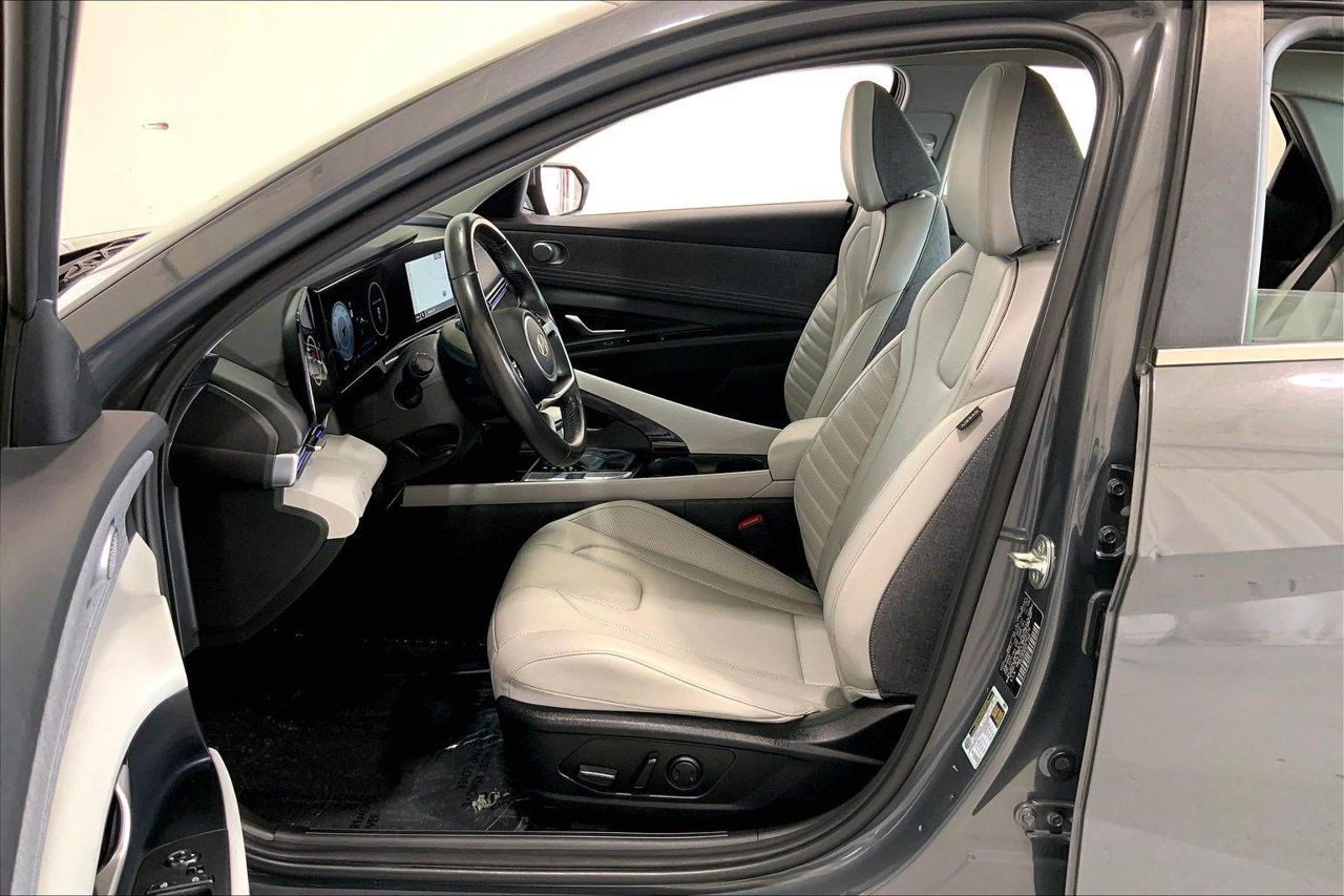 Used 2024 Hyundai Elantra Limited FWD image 18