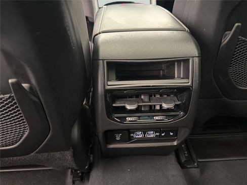 Used 2023 Jeep Grand Cherokee Overland AWD/4WD image 26
