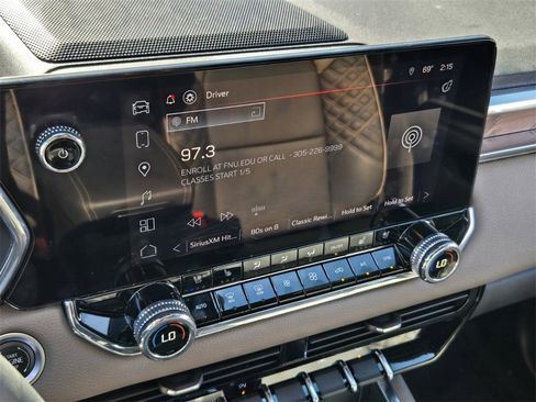 Used 2025 GMC Canyon Denali image 22