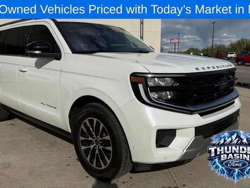 Used 2025 Ford Expedition Max Platinum AWD/4WD image 3