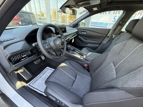 Used 2025 Honda Accord Sport image 15
