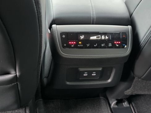 New 2026 Nissan Pathfinder SL w/ SL Premium Package AWD/4WD image 12