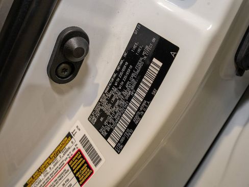 Used 2023 Toyota Highlander LE image 21