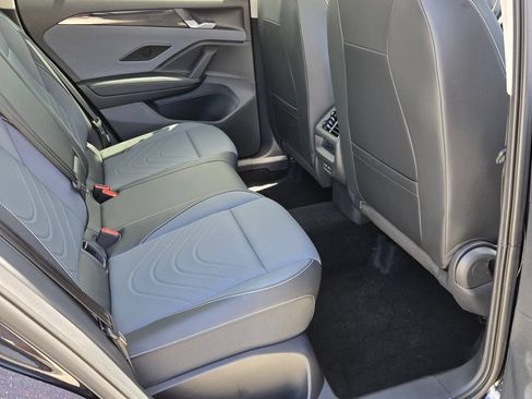 Certified 2026 Volkswagen Tiguan SE w/ Panoramic Sunroof Package FWD image 15