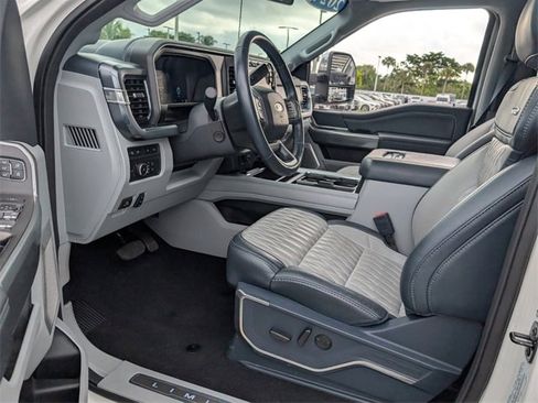 Used 2024 Ford F250 Limited image 9