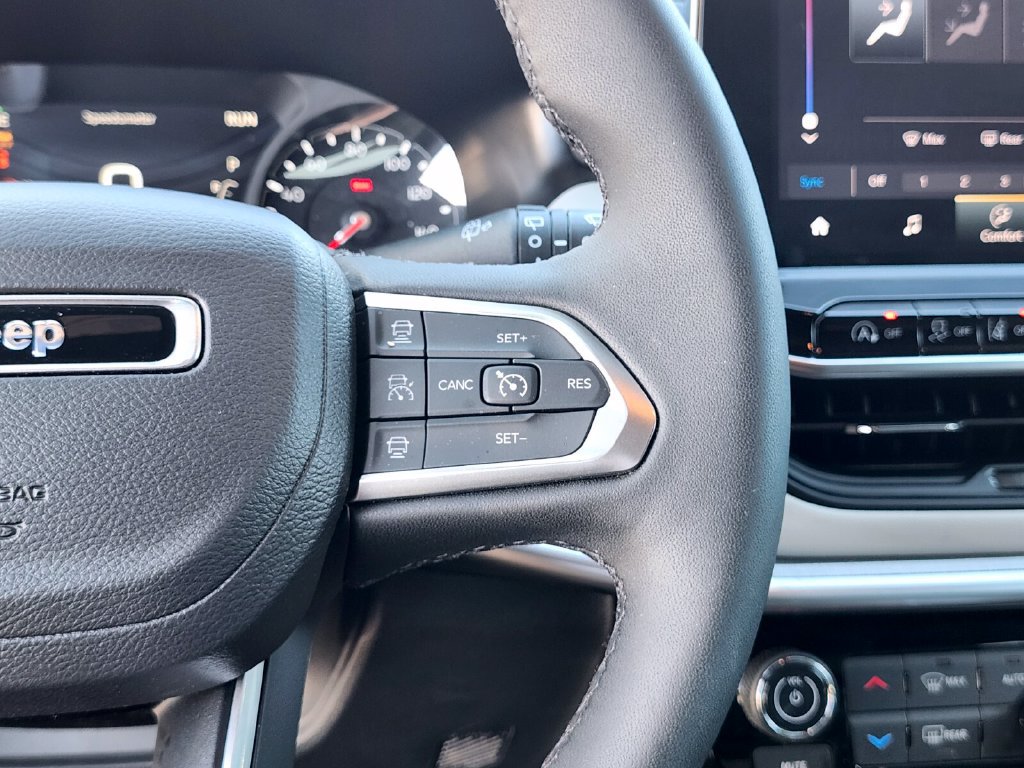 Used 2026 Jeep Compass Limited AWD/4WD image 31
