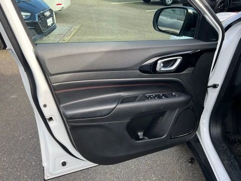 Used 2024 Jeep Compass Trailhawk image 10