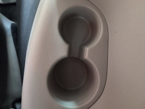 Used 2024 Toyota Sienna XLE FWD image 33