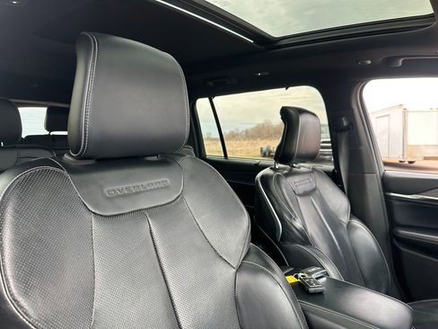 Used 2022 Jeep Grand Cherokee L Overland w/ Luxury Tech Group IV image 32