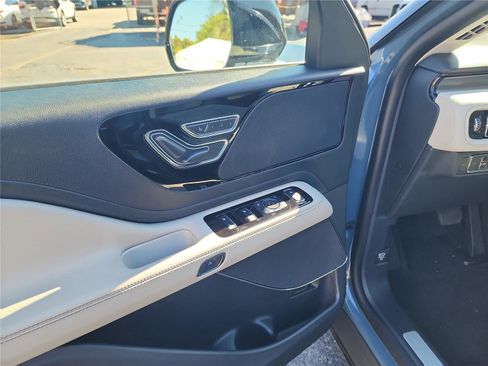 New 2026 Lincoln Aviator AWD image 12