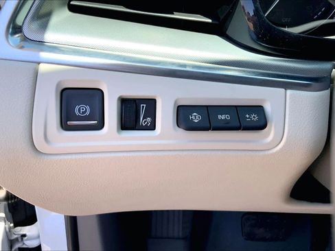 Used 2021 Cadillac XT5 Premium Luxury FWD image 36