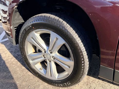 Used 2011 Toyota Highlander Limited w/ Tow Pkg image 10