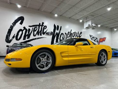 Used 2002 Chevrolet Corvette Coupe w/ Preferred Equipment Group2 RWD image 24