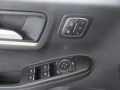 Used 2022 Ford Escape Titanium w/ Titanium Elite Package image 33