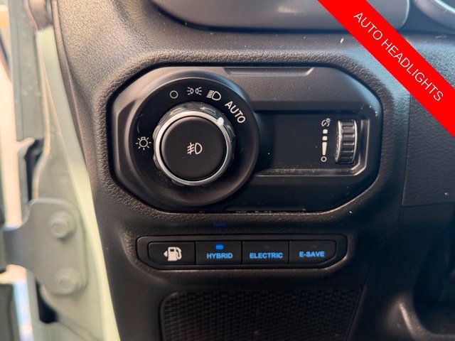 Used 2023 Jeep Wrangler Unlimited w/ Cold Weather Group AWD/4WD image 31