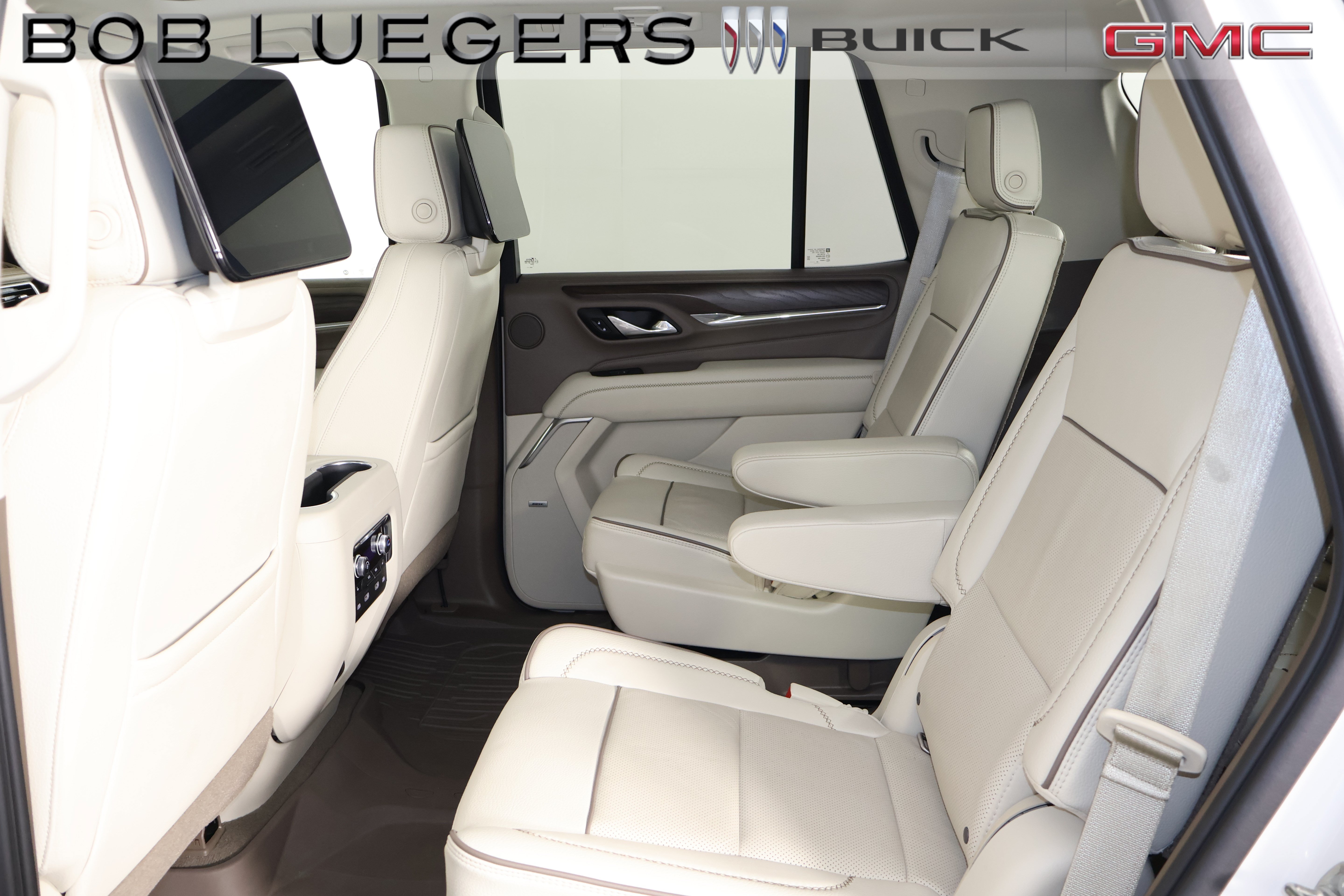Certified 2021 GMC Yukon Denali w/ Denali Ultimate Package AWD/4WD image 10