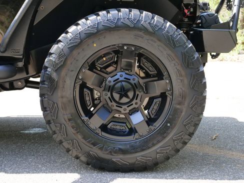 Used 2015 Jeep Wrangler Unlimited Sahara w/ Connectivity Group image 46